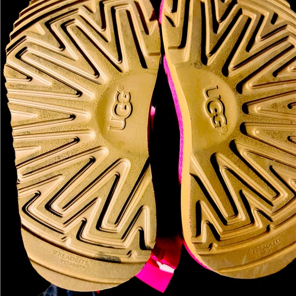 Uggs kids Bailey bow Boots excellent condition - Picture 2 of 10